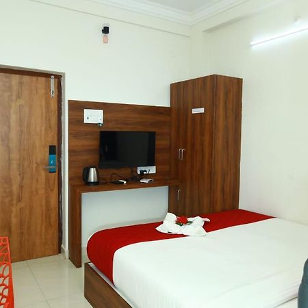 Chandrodayam Residency Hotel Karaikal Kültér fotó