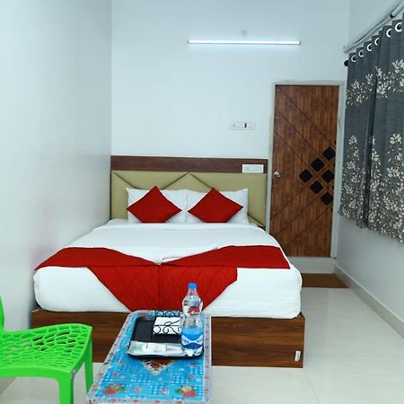 Chandrodayam Residency Hotel Karaikal Kültér fotó