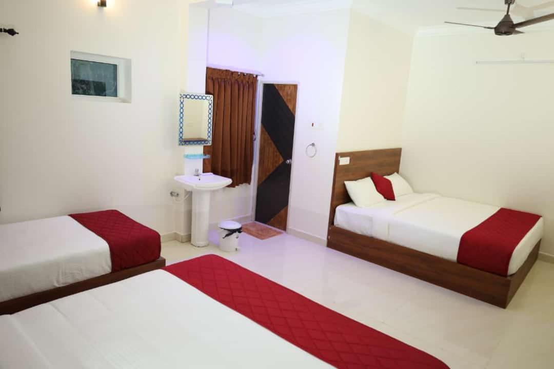 Chandrodayam Residency Hotel Karaikal Kültér fotó