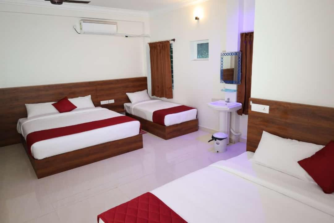 Chandrodayam Residency Hotel Karaikal Kültér fotó